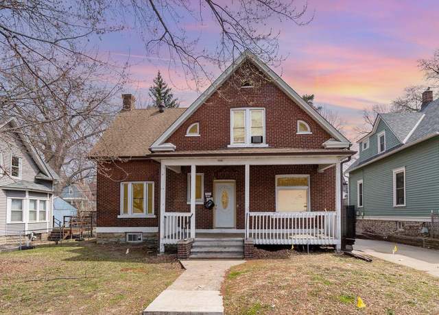 Property at 914 Arkwright St, Saint Paul, MN 55130, 6 beds, 4 baths