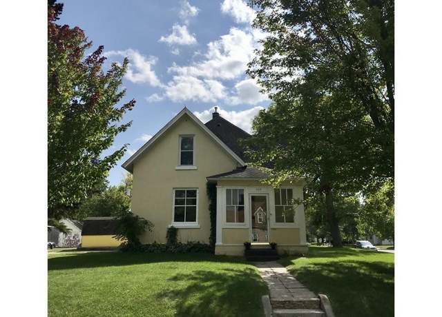 Property at 604 7th Ave E, Alexandria, MN 56308, 4 beds, 2 baths