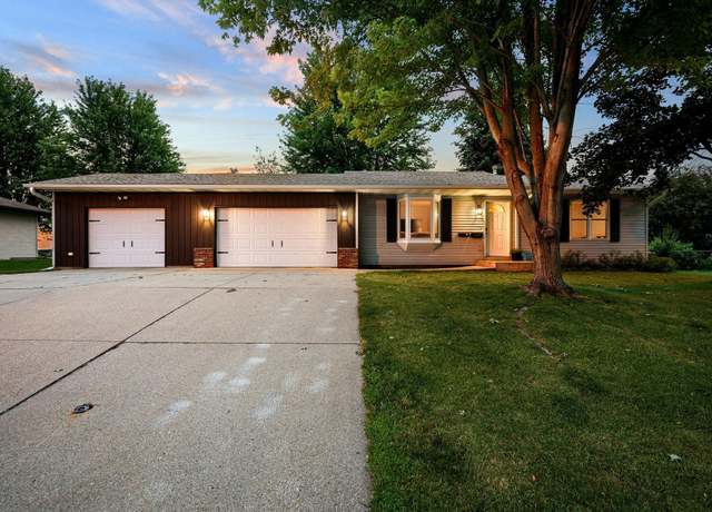 Property at 395 Cedardale Dr SE, Owatonna, MN 55060, 2 beds, 2 baths