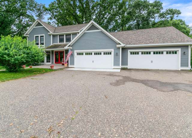 Property at 523 Knollwood Dr, Hudson, WI 54016, 4 beds, 4 baths