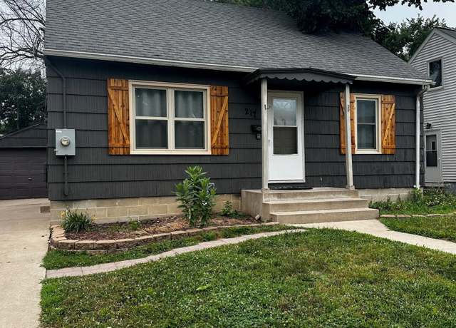 Property at 217 11 1/2 St SE, Rochester, MN 55904, 3 beds, 2 baths
