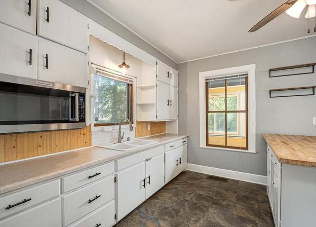 Property at 5844 Stagecoach Trl N, Oak Park Heights, MN 55082, 2 beds, 1 bath