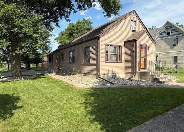 Property at 111 S Lake St, Belview, MN 56214, 3 beds, 2 baths