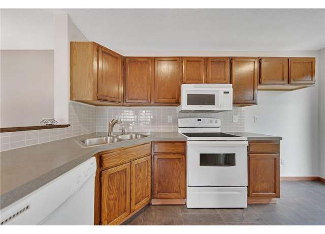 Property at 133 96th Ln NE, Blaine, MN 55434, 2 beds, 1 bath