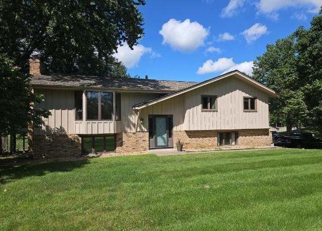 Property at 1052 Oak Cir, Medina, MN 55391, 3 beds, 3 baths