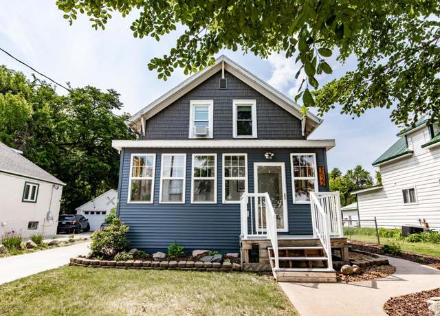 Property at 1522 1st Ave S, Fargo, ND 58103, 2 beds, 2 baths