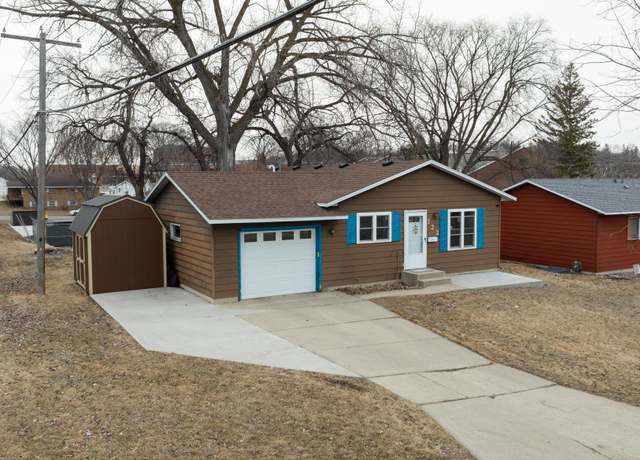 Property at 722 Northern Ave, Fergus Falls, MN 56537, 4 beds, 2 baths