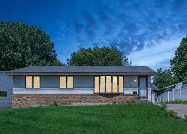 Property at 3307 Adair Ave N, Crystal, MN 55422, 3 beds, 2 baths