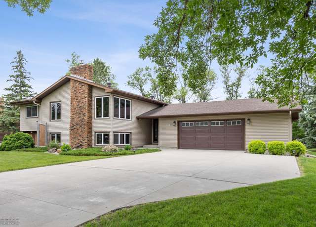 Property at 216 Park Dr, Harwood, ND 58042, 5 beds, 3 baths