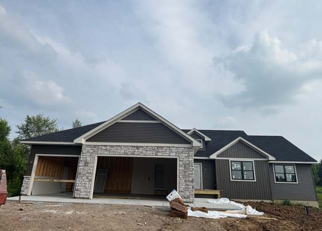 Property at 943 146th Ave, New Richmond, WI 54017, 3 beds, 2 baths