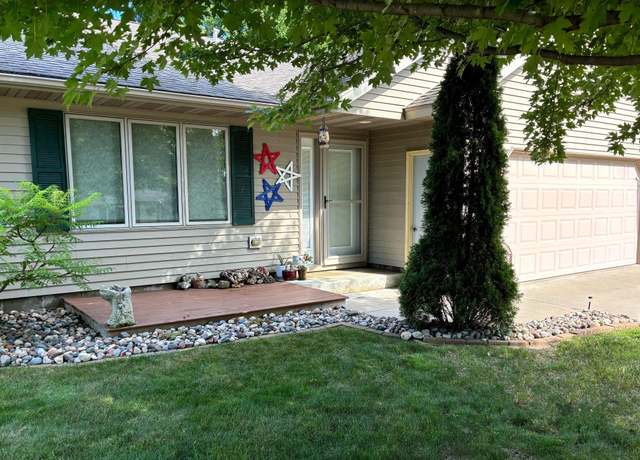 Property at 1505 Hillside Dr, Red Wing, MN 55066, 2 beds, 1 bath