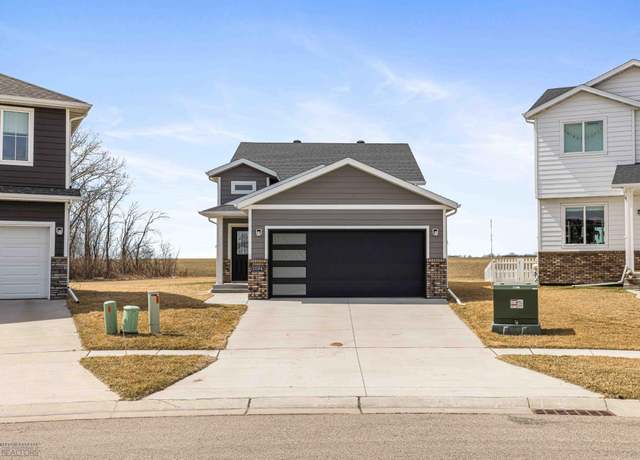 Property at 1194 Albert Ct W, West Fargo, ND 58078, 4 beds, 3 baths