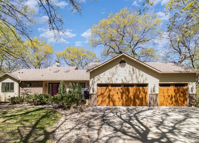 Property at 9970 170th St E, Lakeville, MN 55044, 3 beds, 4 baths