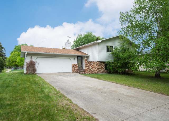 Property at 3713 4th St S, Moorhead, MN 56560, 4 beds, 2 baths