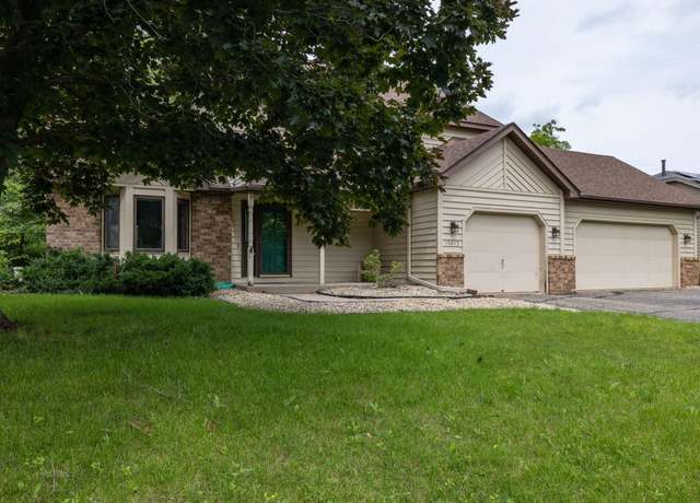 Property at 15813 Garden View Dr, Apple Valley, MN 55124, 4 beds, 4 baths