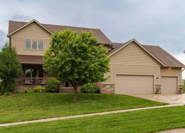 Property at 1833 Shannon Oaks Blvd NE, Rochester, MN 55906, 5 beds, 4 baths
