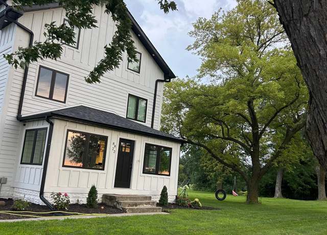Property at 8822 267th St W, Lakeville, MN 55044, 4 beds, 3 baths