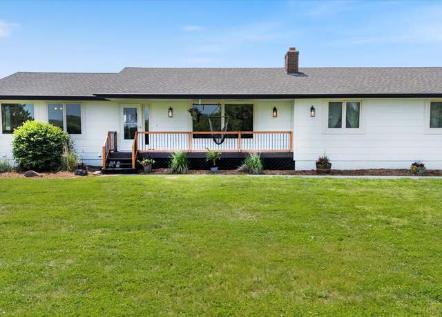 Property at 8555 175th St E, Credit River, MN 55372, 4 beds, 3 baths