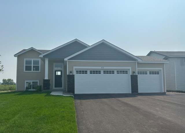 Property at 812 Erickson Ln, Buffalo, MN 55313, 5 beds, 2 baths