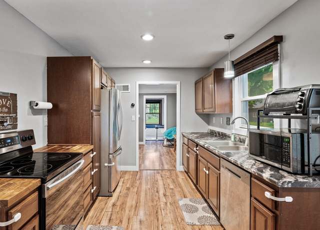 Property at 3256 Sheridan Ave N, Minneapolis, MN 55412, 3 beds, 1 bath