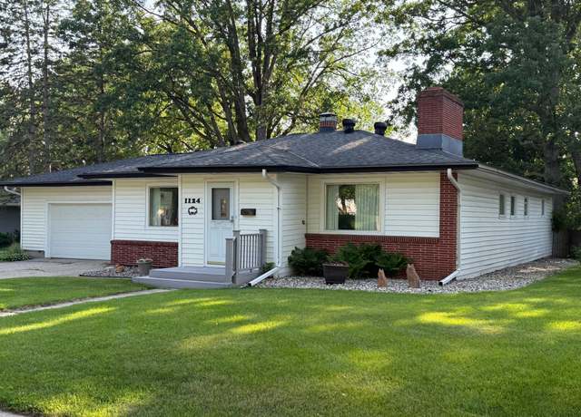 Property at 1124 Phinney Ave, Detroit Lakes, MN 56501, 2 beds, 3 baths