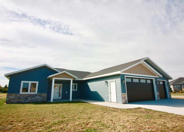 Property at 211 16th St N, Breckenridge, MN 56520, 3 beds, 2 baths