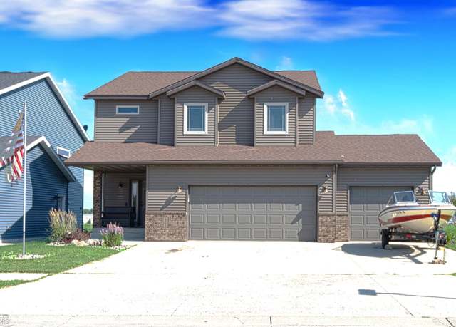 Property at 6205 55th Ave S, Fargo, ND 58104, 3 beds, 3 baths