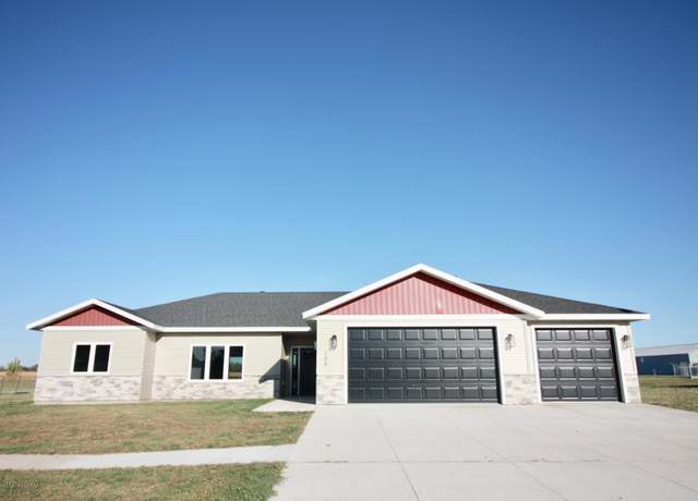 Property at 108 16th St N, Breckenridge, MN 56520, 3 beds, 2 baths