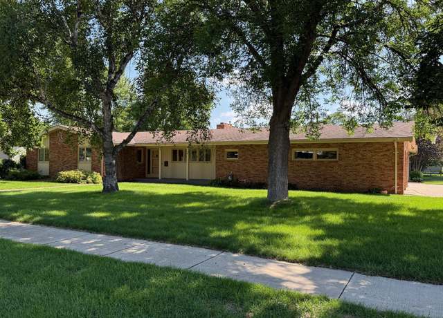 Property at 420 6th Ave N, Cold Spring, MN 56320, 4 beds, 4 baths
