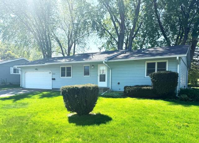 Property at 1349 16th St W, Hastings, MN 55033, 3 beds, 2 baths