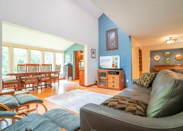 Property at 1136 Chelsea Ct, New Brighton, MN 55112, 3 beds, 4 baths