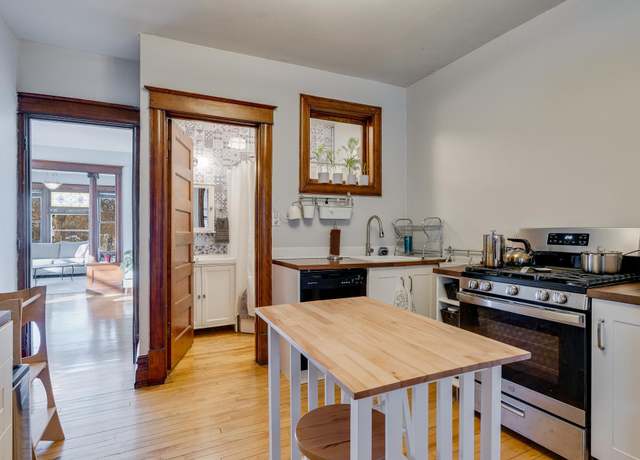 Property at 400 8th Ave NE #1, Minneapolis, MN 55413, 2 beds, 1 bath