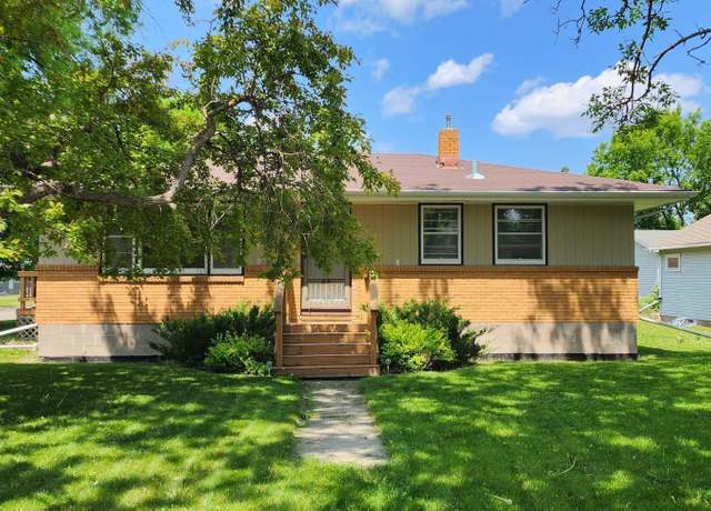 Property at 910 13th St, International Falls, MN 56649, 3 beds, 2 baths