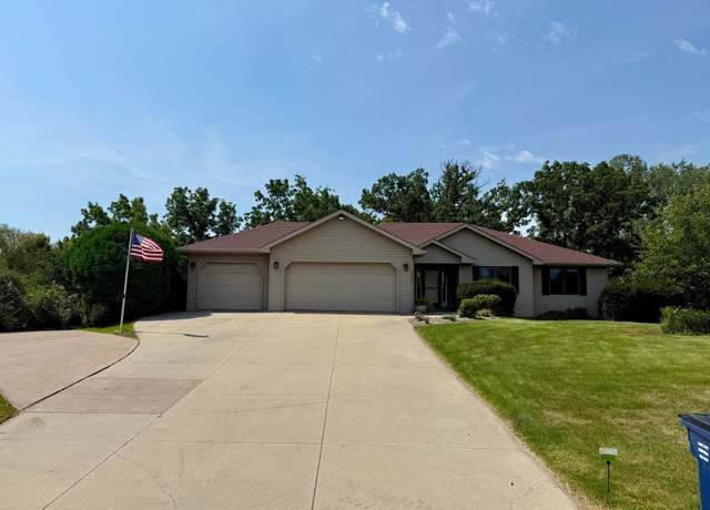 Property at 1009 Safari Way, Lake City, MN 55041, 4 beds, 3 baths