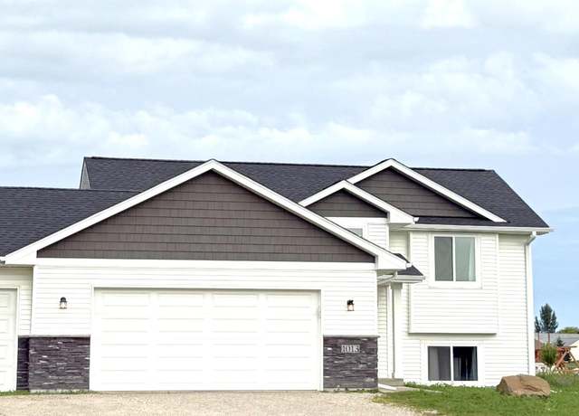Property at 1013 167th St, Hammond, WI 54015, 3 beds, 1 bath
