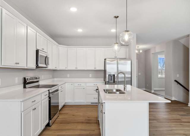 Property at 1821 Fallbrooke Dr, Hastings, MN 55033, 5 beds, 4 baths