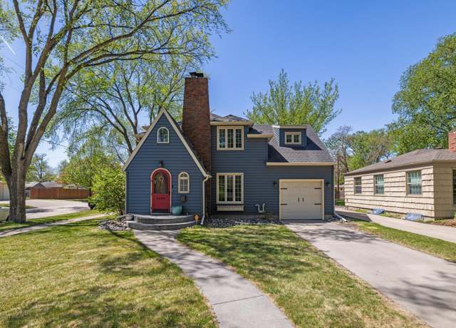 Property at 1449 10th St S, Fargo, ND 58103, 3 beds, 3 baths