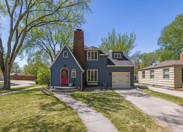 Property at 1449 10th St S, Fargo, ND 58103, 3 beds, 3 baths