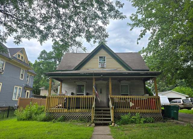 Property at 121 S 4th St, River Falls, WI 54022, 5 beds, 2 baths