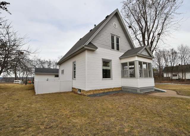 Property at 1824 W 5th St, Red Wing, MN 55066, 3 beds, 3 baths