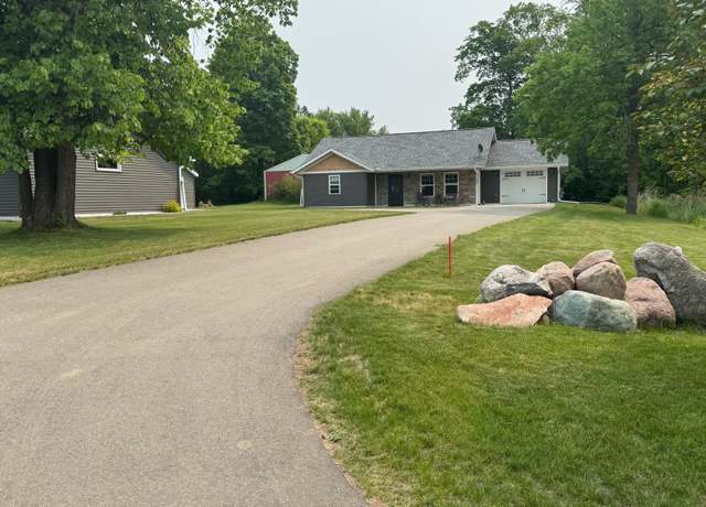 Property at 186 Bunker Hill Ln, Aitkin, MN 56431, 2 beds, 3 baths