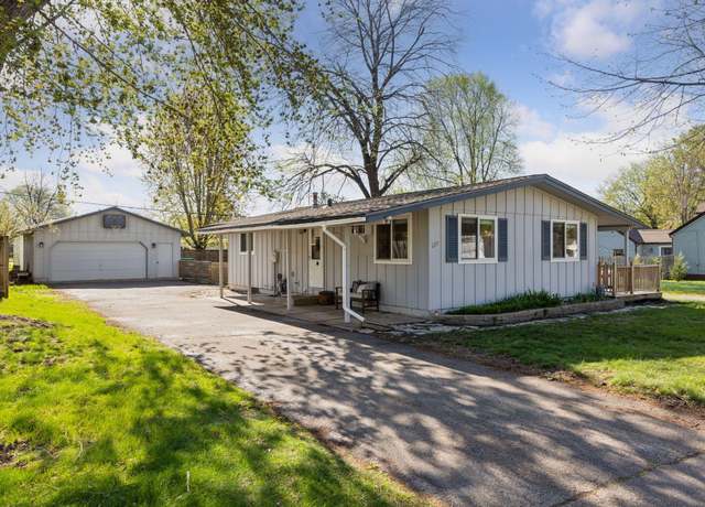 Property at 220 11th St S, Hudson, WI 54016, 3 beds, 2 baths