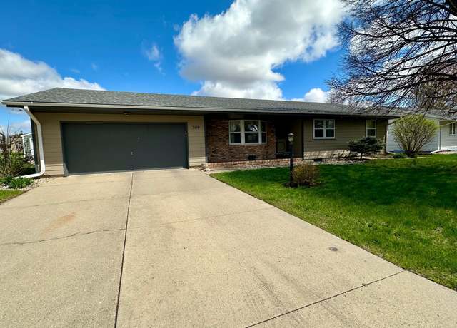 Property at 309 E Fairway Dr, Luverne, MN 56156, 3 beds, 2 baths