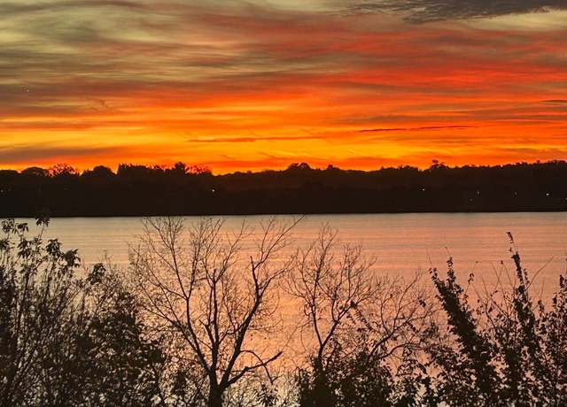Property at 4430 W Lake Harriet Pkwy #202, Minneapolis, MN 55410, 1 bed, 1 bath
