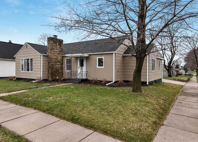 Property at 603 Oak St, Bloomer, WI 54724, 3 beds, 2 baths