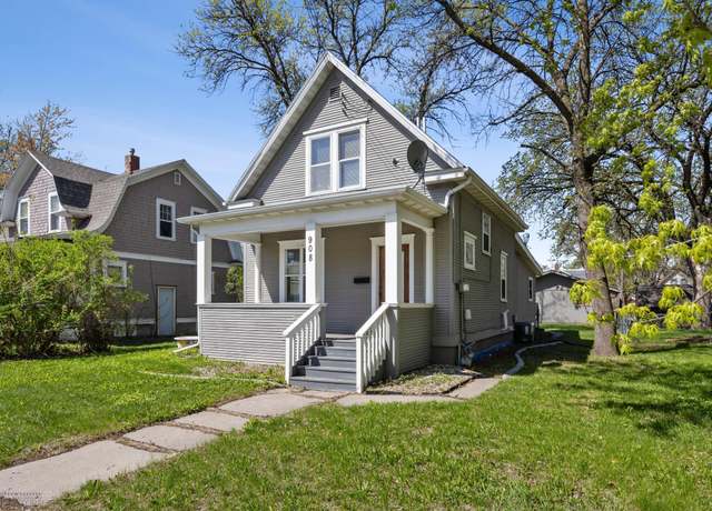 Property at 908 University Dr N, Fargo, ND 58102, 4 beds, 2 baths