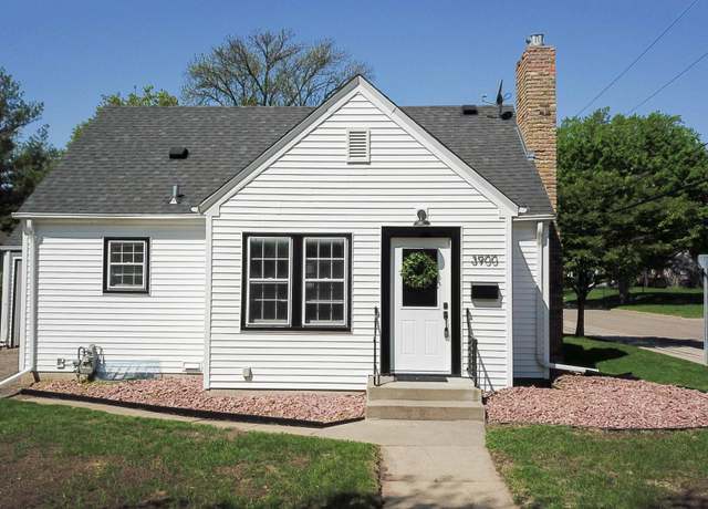 Property at 3900 Yosemite Ave S, Saint Louis Park, MN 55416, 4 beds, 2 baths