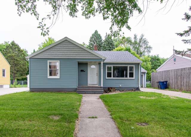 Property at 634 11th St N, Moorhead, MN 56560, 4 beds, 2 baths