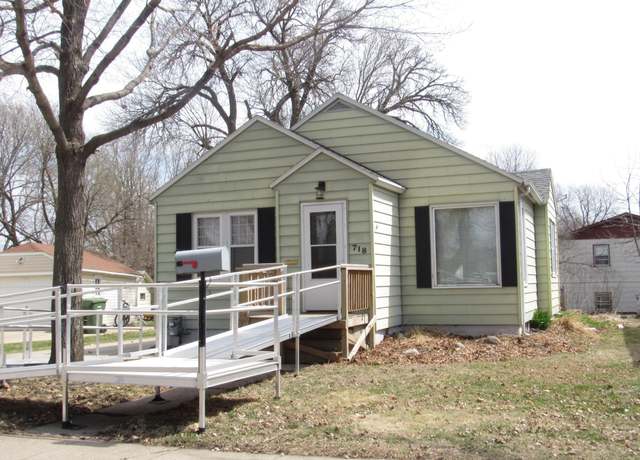 Property at 718 Winifred St, Worthington, MN 56187, 2 beds, 1 bath