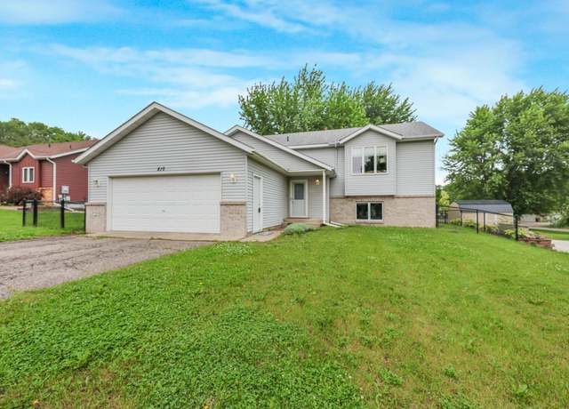Property at 810 7th Ave N, Sauk Rapids, MN 56379, 4 beds, 2 baths